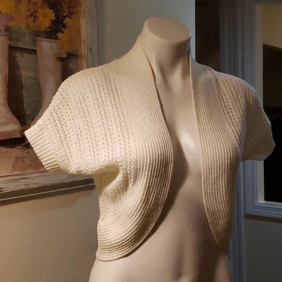 APT. 9 Cardigan - Picture 3 of 6